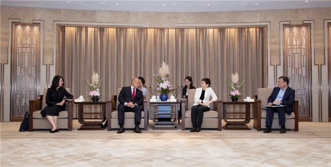 上海市副市长刘多会见安斯泰来首席财务官北村淳