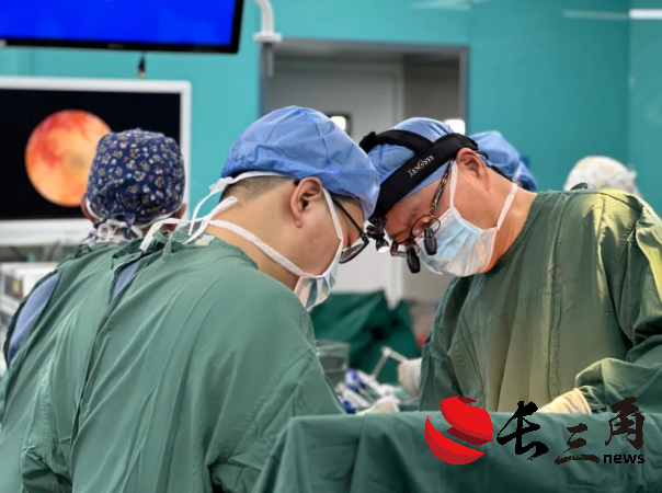 “心尖上的芭蕾”：万峰院士团队在跳动的心脏上搭起“生命之桥”