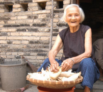 红色娘子军老战士潘先英临终叹息:我顶不住了